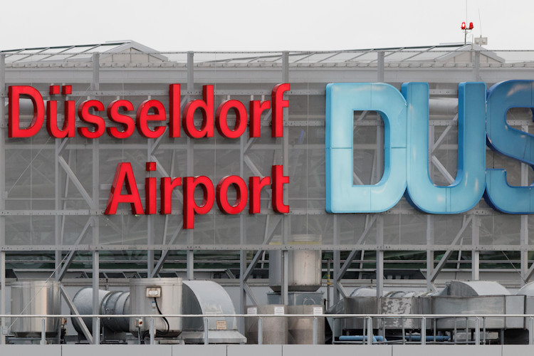 Flughafen Düsseldorf DUS - Oktober 2016 - Klaus Schachtschneider